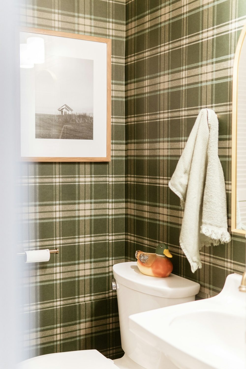 10 Christmas Bathroom Decor Ideas for a Small Bathroom
