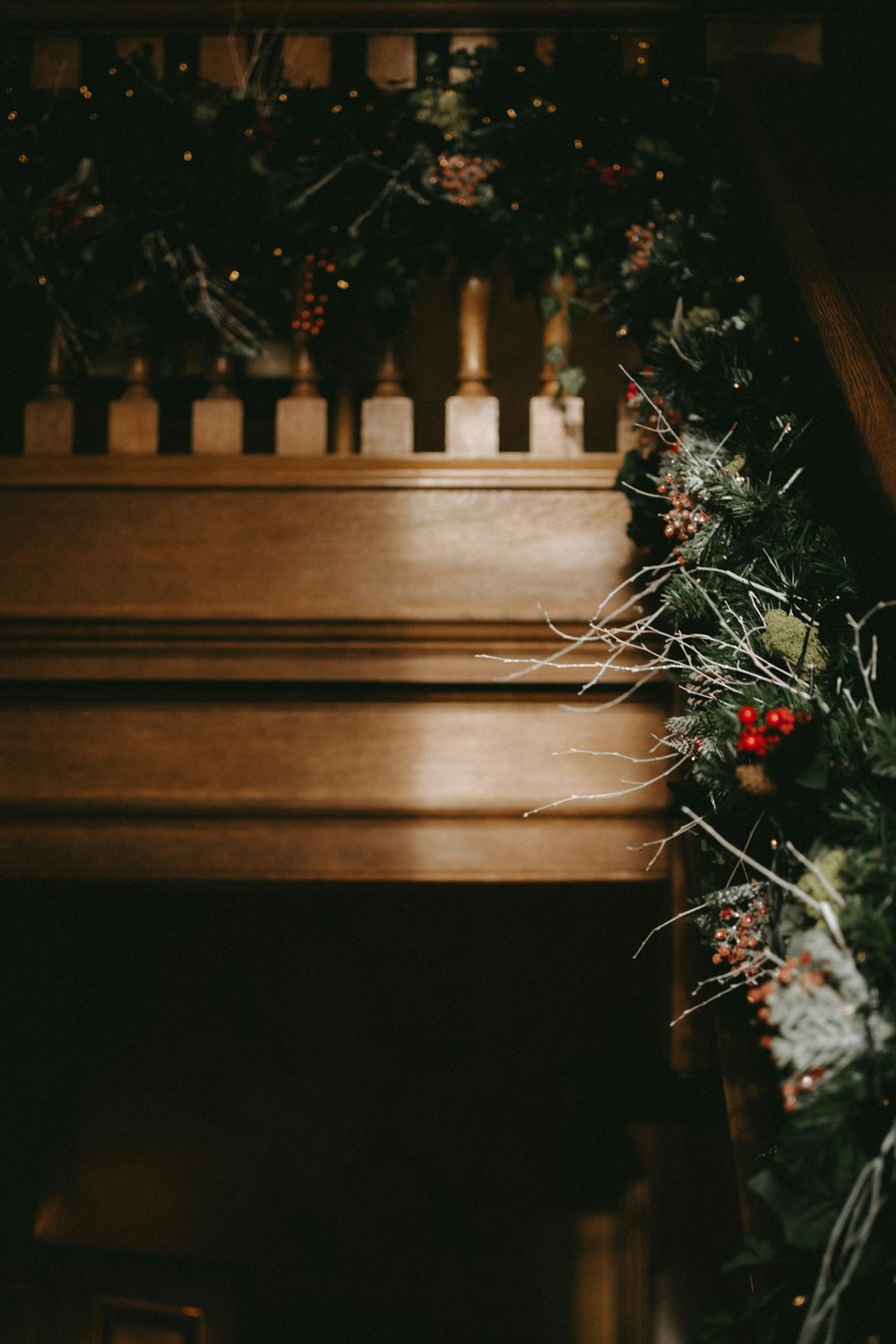 11 ideeën voor een kerstslinger in een klein huis (trap, plank, deur en meer)