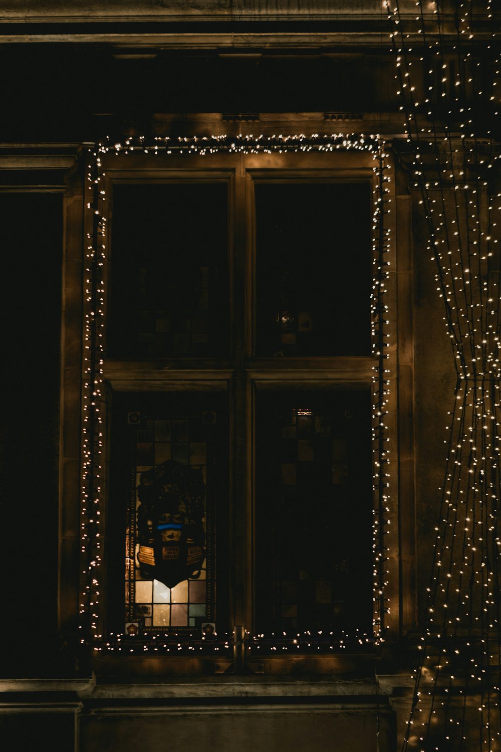 11 Christmas String Lights Ideas for Small Spaces